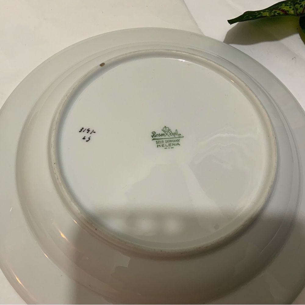 Set of 2 Salad Plates 9” Rosenthal Helena Shape White w/ Gold Trim G15 - Picture 2 of 10